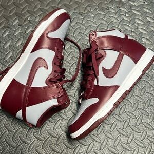 Nike dunk mid beet and grey colorway. Size 9.5 great condition comes with box